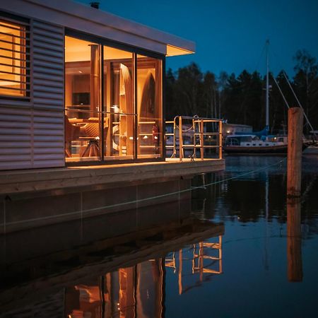 Schwimmendes Ferienhaus "Trinity" Ihr Seahome Auf Der Ostsee Peenemunde Exteriér fotografie